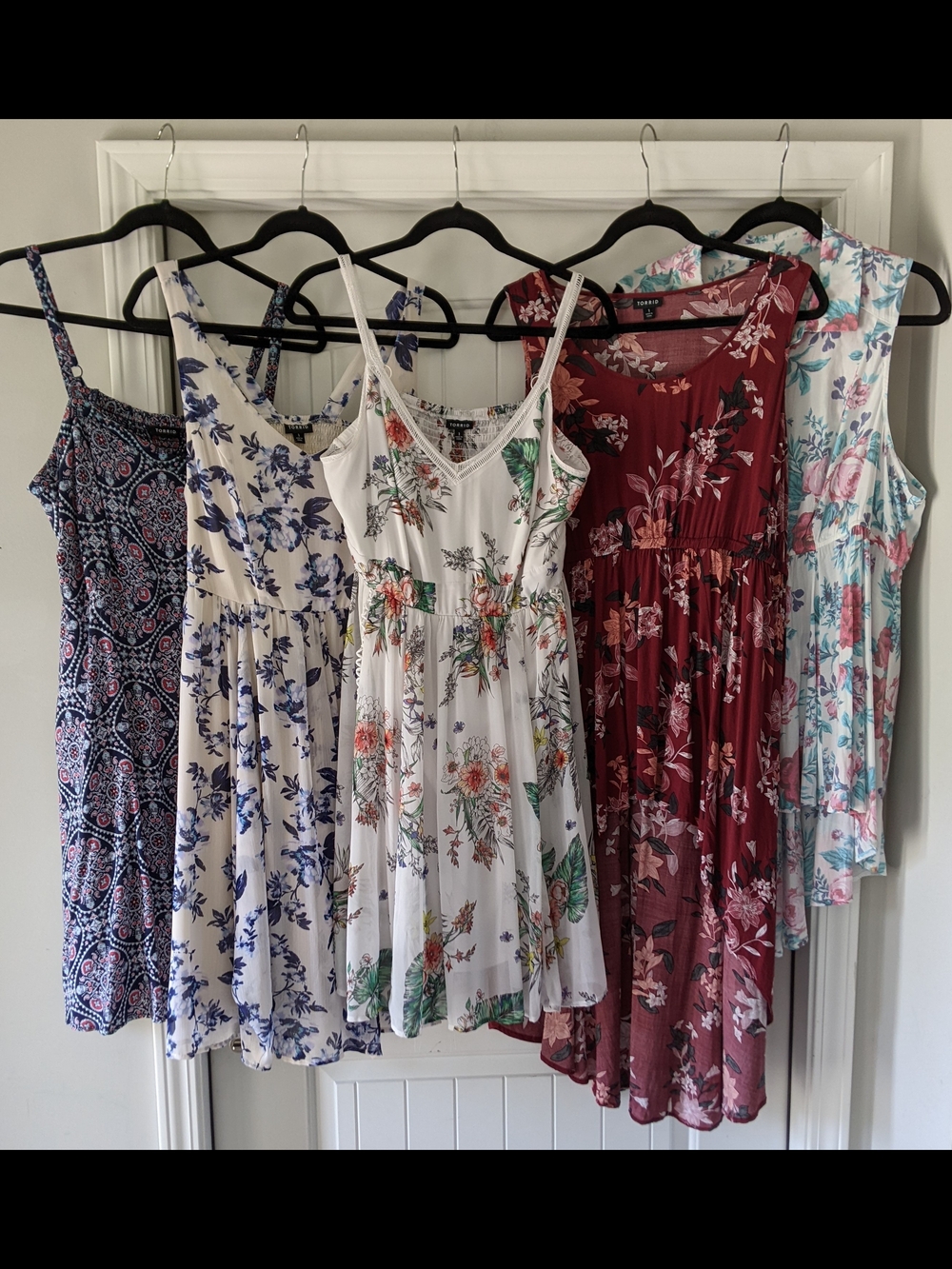 Torrid Summer Dresses & Tops Bundle - White, Navy, Burgundy, Blue Floral